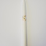 Balta krikšto žvakė su angeliuku 39cm.