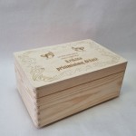 Graviruota medinė Krikšto prisiminimų dėžė krikšto kraiteliui